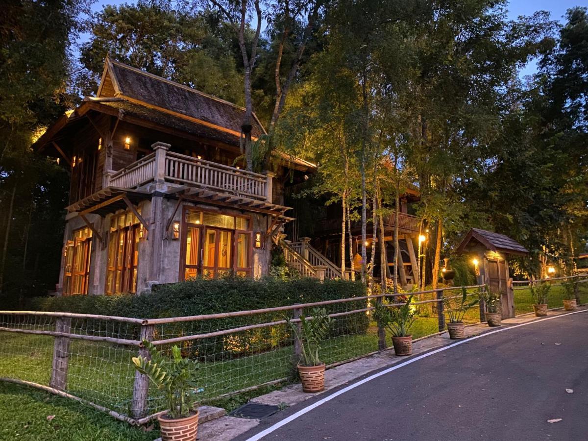 Ruean Racha Resort Chiang Mai Buitenkant foto
